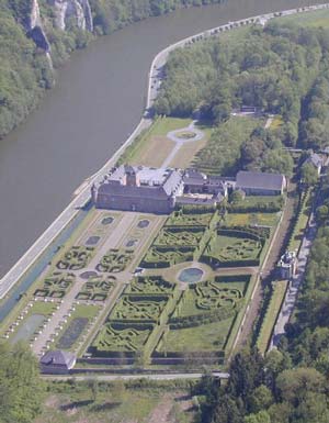 Luftbild mit Labyrinth und Trianon